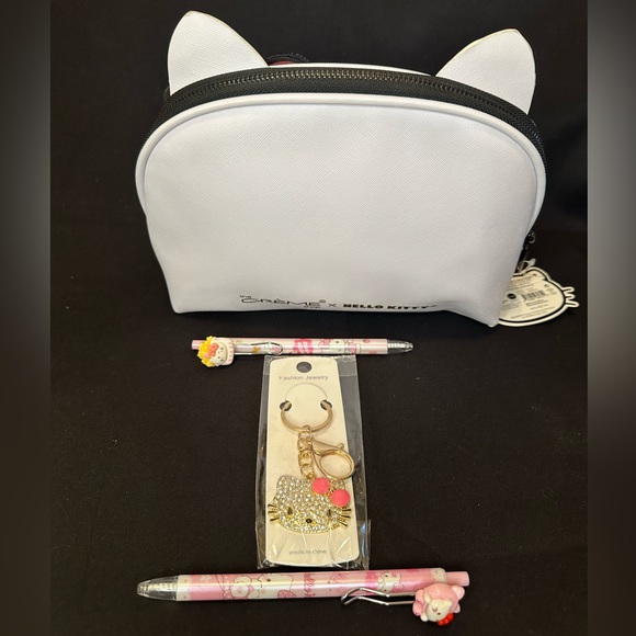 Crème Shop x Hello Kitty Dome Makeup Travel Pouch Gift Bundle - Picture 5 of 7